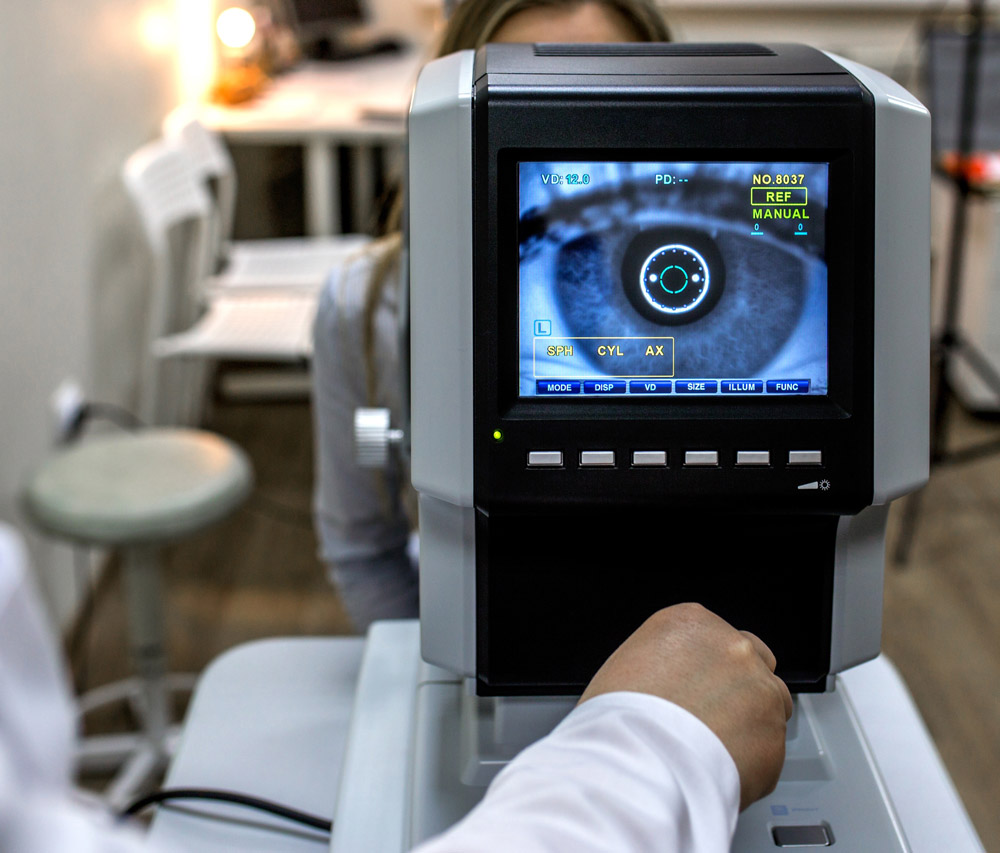 digital eye exam machine